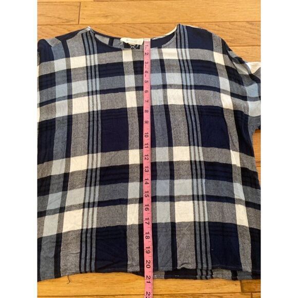 Two by Vince Camuto women's navy blue plaid ruffle Sleeve Relaxed Fit Top sz XS - Picture 5 of 8